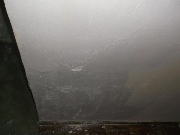 Seriously? That crack on the right isn't getting the hammer? You'll be back, mister...